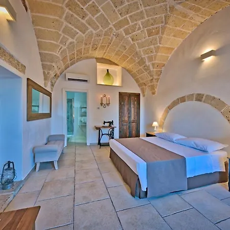 Casale Vecchio Lecce Nocleg ze śniadaniem 4*