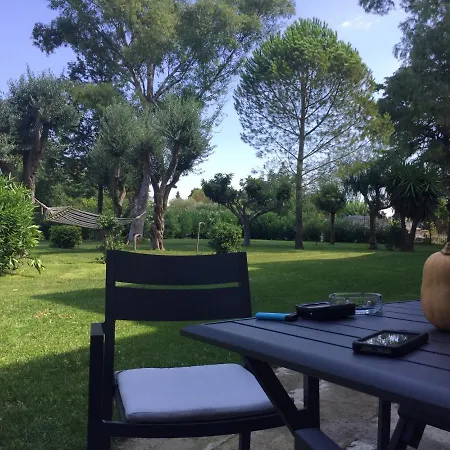 Oda ve Kahvaltı Casale Vecchio Lecce 4*