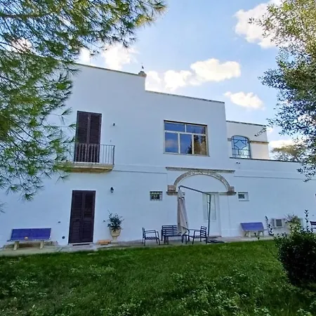 Oda ve Kahvaltı Casale Vecchio Lecce 4*