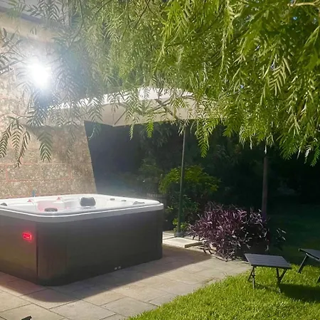 Casale Vecchio Lecce Oda ve Kahvaltı 4*